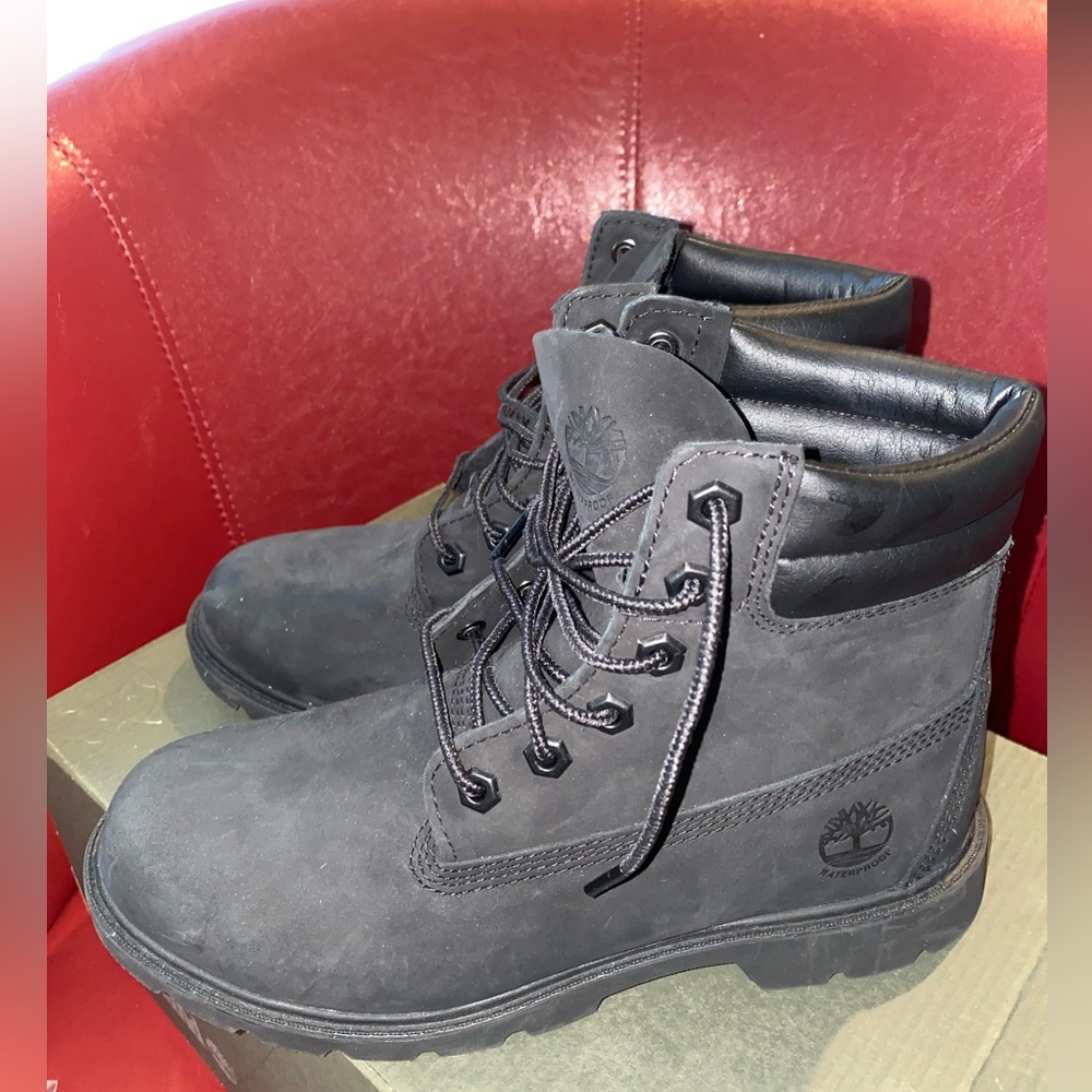 Offers welcome 7.5 Women’s black Timberland’s